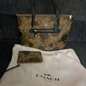Coach tote and wristlet